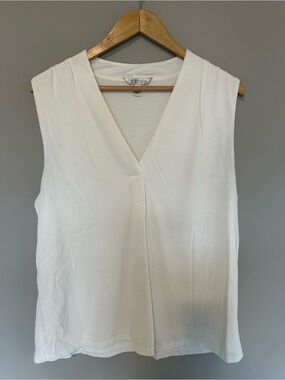 Banana Republic White V-Neck Sleeveless Camisole